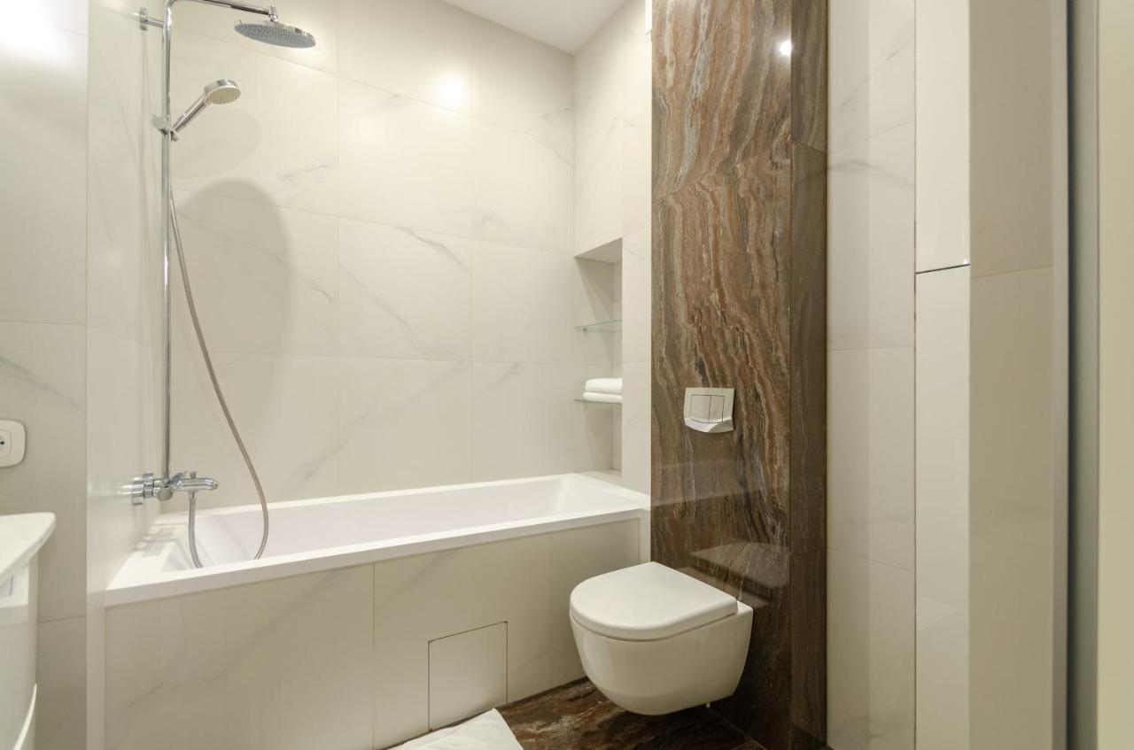 Petrovdom Apartaments 11-212 In Rc Central Park, 7 John Mccain Street キエフ エクステリア 写真