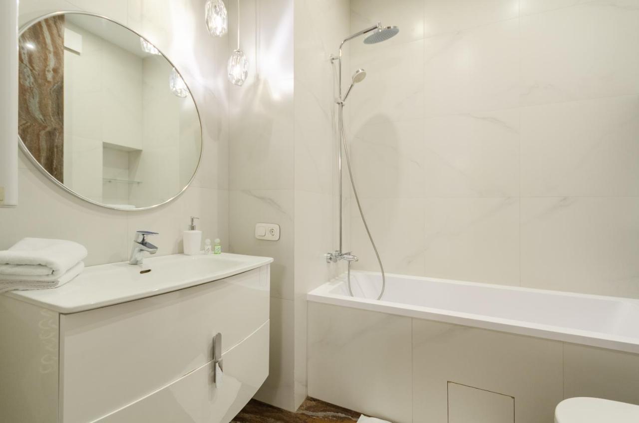 Petrovdom Apartaments 11-212 In Rc Central Park, 7 John Mccain Street キエフ エクステリア 写真